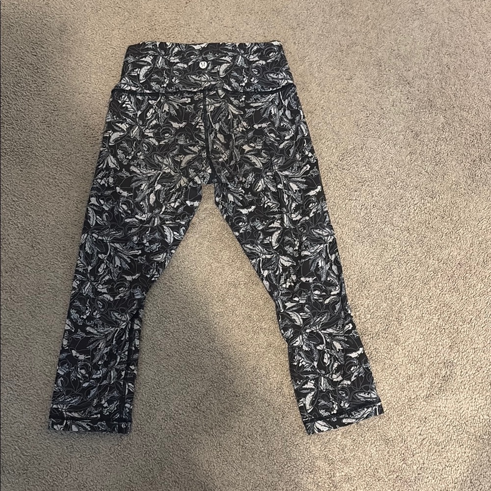 Lululemon Navy and White Patterned Leggings